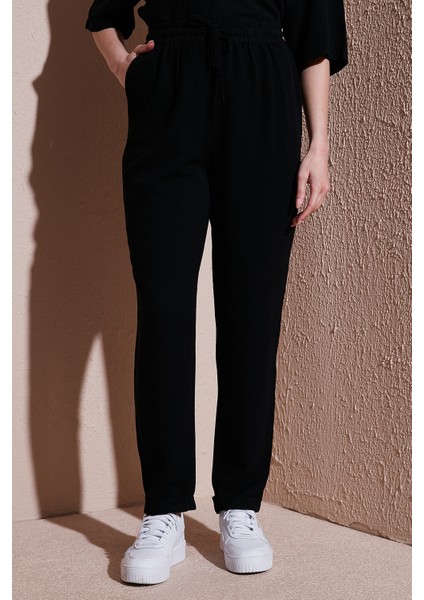 Relaxed Fit Normal Bel Düz Paça Pantolon Bayan Pantolon 25Y0550K1 indirimleri