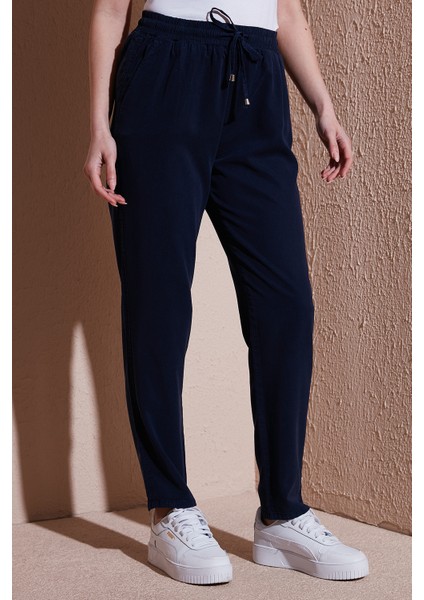 Comfort Fit Yüksek Bel Düz Paça Pantolon Bayan Pantolon 25Y0477K1 indirimleri