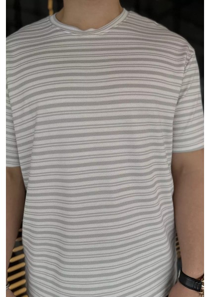 Bisiklet Yaka Çizgi Desenli Erkek Tişört P-00015553 fırsatları