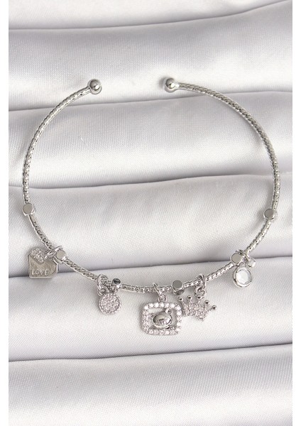 Pirinç Gümüş Renk Sallantı Zirkon Taşlı Ayıcık Figür Taç Detay Charm Kadın Bileklik