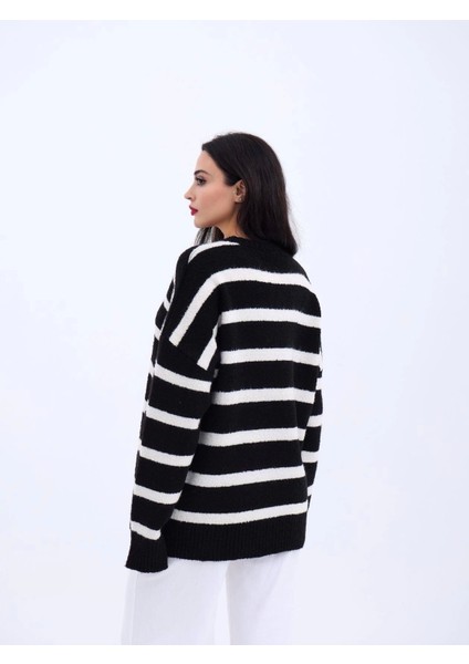 43111 Triko Çizgili Salaş Kazak-Siyah-Ekru fırsatları