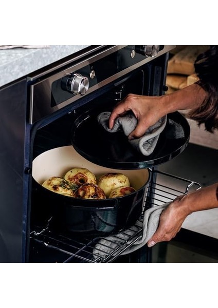 Cast Iron 26 Cm/5,2 L Kapaklı Tencere, Kaliteli, Sağlam ve Uzun Ömürlü, Kızartma, Kızartma, Pas Içermeyen Emaye Iç Kısım, Indüksiyon, Ergonomik Sap, 260°C'YE Kadar Fırına Dayanıklı, Oniks