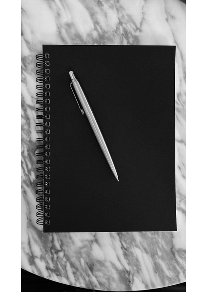 Tanıtım Spiralli Defter, Siyah Kapaklı, A5 Boyutunda (15X21 Cm), 100 Yaprak (Kareli)