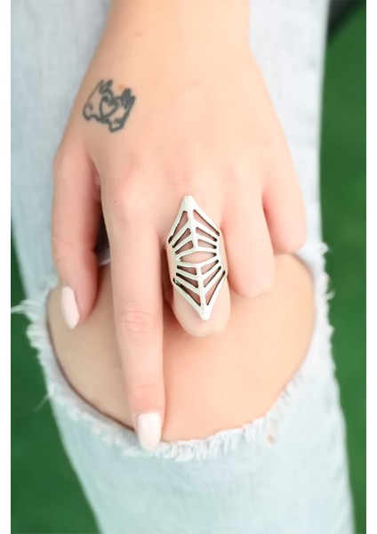 Metal Eskitme Gümüş Renk Otantik Ayarlamalı Bayan Yüzük
