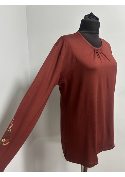 Kadın Rikralı Anne Penye Orta Yaş ve Üzeri Kolu Nakışlı Lastikli Büzgülü Yaka Bluz fiyatları