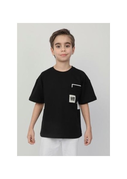 Arkası Yazı Baskılı Erkek Çocuk T-Shirt