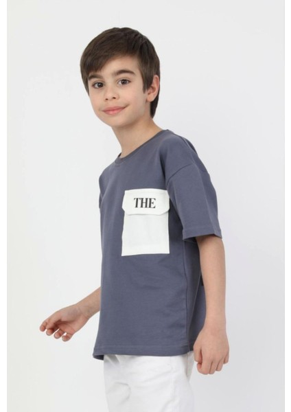 Erkek Çocuk Bisiklet Yaka Kapaklı Cep Detaylı T-Shirt