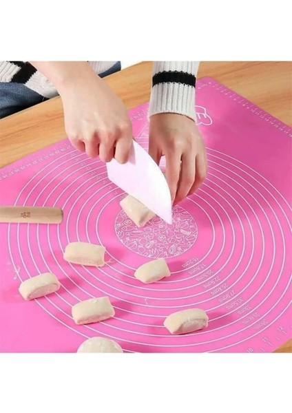 Group - 2'li Set 40X50 cm Silikon Hamur Açma Matı ve 3'lü Hamur Kesici Kazıyıcı Set