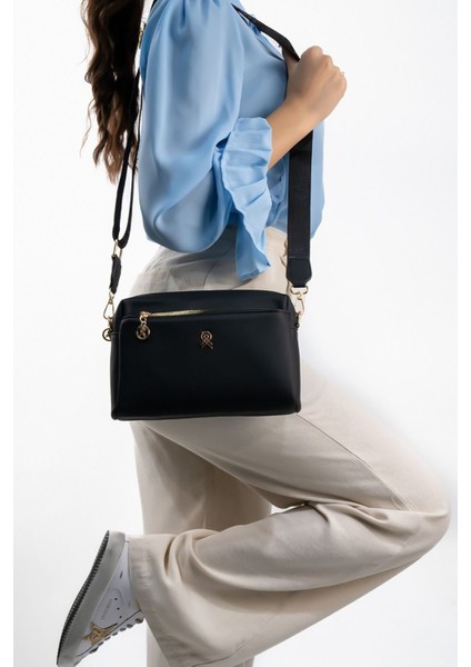 Kadın Siyah 3 Bölmeli Astarlı Ayarlanabilir Kolon Askılı Çapraz Omuz Çantası modelleri