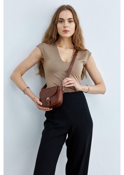 Taba Kadın Kapaklı Çapraz Askılı Çanta fırsatları