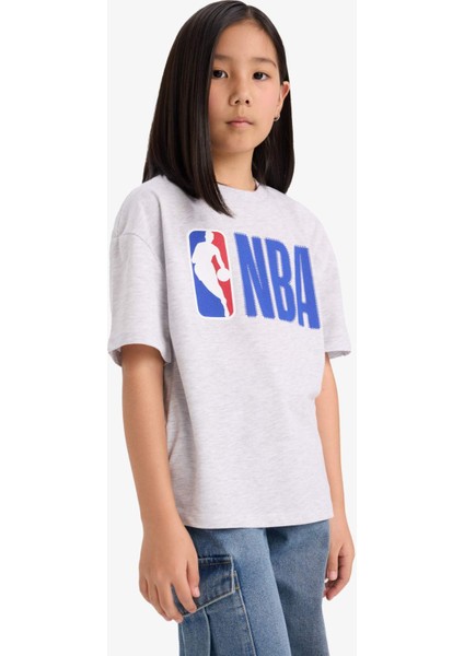 Kız Çocuk NBA Wordmark Oversize Geniş Kalıp Bisiklet Yaka Kısa Kollu Tişört E7630A825HS modelleri