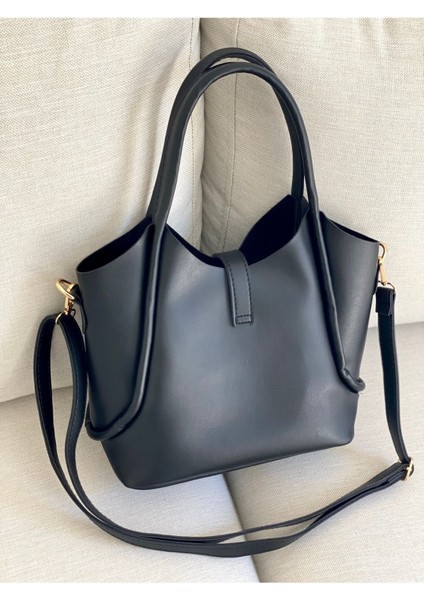 Yavru Çanta Ekstralı Önü Kilit Detaylı Siyah Kadın Omuz Çantası fırsatları