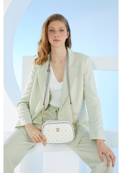 Beyaz Monogram Kadın Omuz Çantası 05PO22Y1543