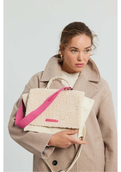 Huge Cuvert Teddy Ecru Bag Special Edition fırsatları