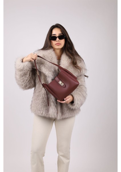 Kadın Bordo Gold Kilit Detay Aksesuarlı Ayarlanabilir Kilit Askılı El Kol Ve Omuz Çantası fiyatları