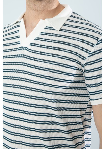 Erkek Slim Fit Kesim Enine Çizgili Y Yaka Pamuklu Likralı Yakalı Kısa Kol T-Shirt