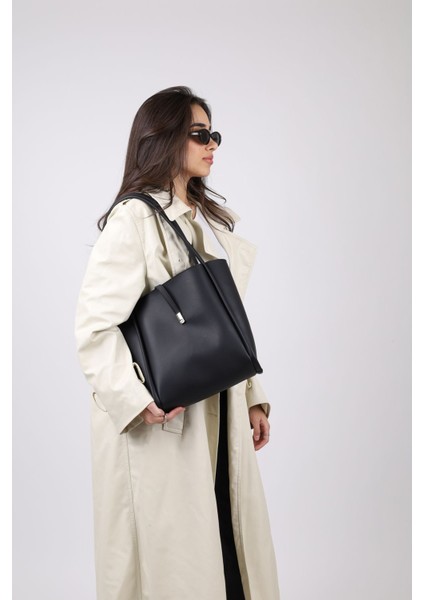 Kadın Siyah Mıknatıs Kapamalı Makyaj Çantalı El Ve Omuz Çantası U:30 E:33 G:15 Cm Jade fiyatları