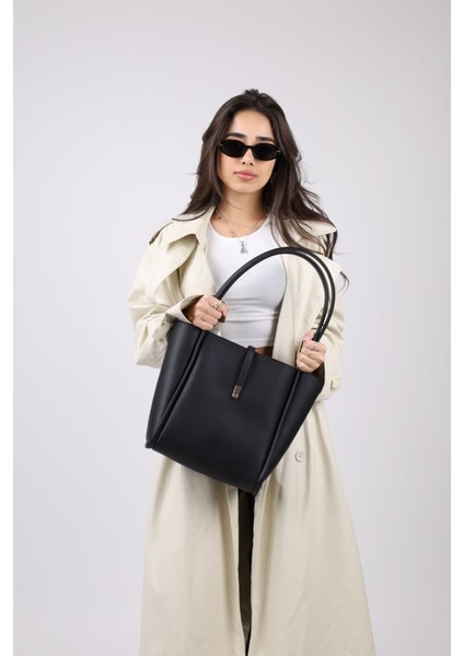 Kadın Siyah Mıknatıs Kapamalı Makyaj Çantalı El Ve Omuz Çantası U:30 E:33 G:15 Cm Jade modelleri