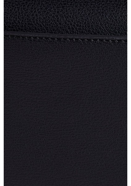 Logolu Zincir Askılı Çanta fiyatları