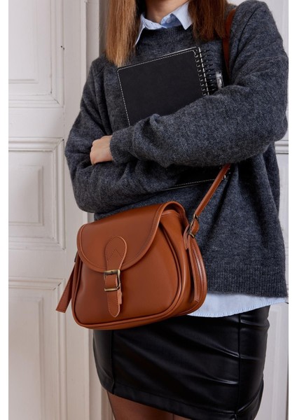 Taba Kadın Büyük Boy Kapaklı Çapraz Askılı Çanta fırsatları