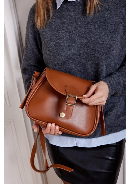 Taba Kadın Büyük Boy Kapaklı Çapraz Askılı Çanta indirimleri