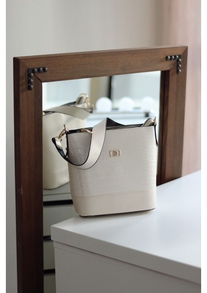 Kadın Krem Askılı Omuz Çantası