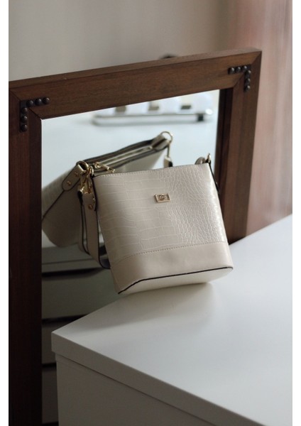 Kadın Krem Askılı Omuz Çantası fiyatları