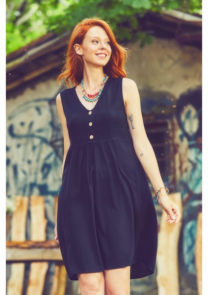 V Yaka Düğme Detaylı Kolsuz Otantik Elbise modelleri