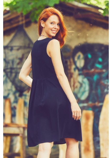 V Yaka Düğme Detaylı Kolsuz Otantik Elbise fırsatları