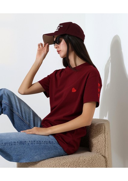 Kadın Kalp Nakışlı Bisiklet Yaka T-Shirt