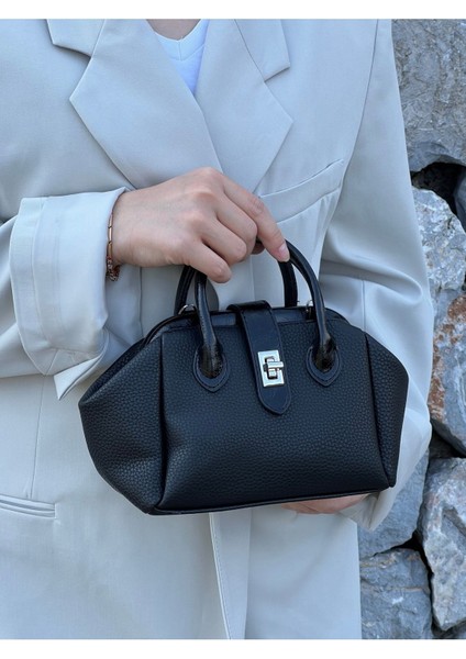 Burslu Kilit Detaylı Ayarlanabilir Askılı Kadın El Kol Ve Omuz Çantası modelleri