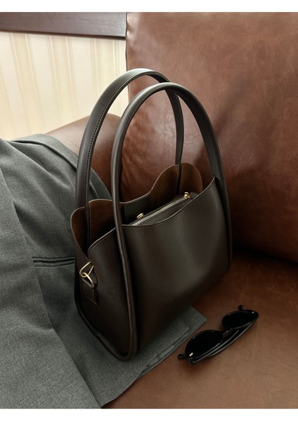 Kadın Üç Bölmeli Özel Tasarım Çıkarılabilir Makyaj Çantalı Kahve Deri El Ve Omuz Çantası Rain modelleri