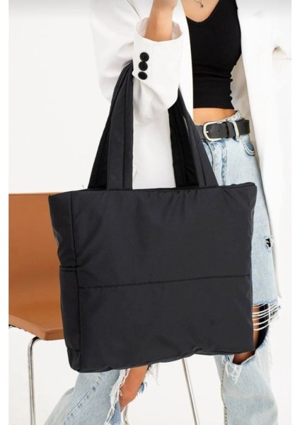 Kadın Siyah Fermuarlı Su Geçirmez Puff Çanta + Makyaj Çantası Hediyeli fiyatları