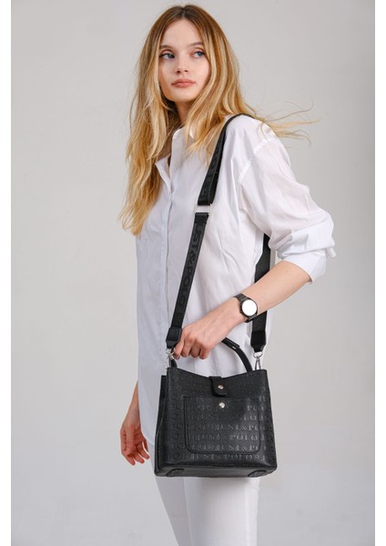 Kadın Kilit Detaylı Suya Dayanıklı 3 Bölmeli Siyah Omuz Çantası Jp2098 modelleri