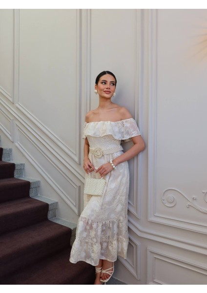 Astarlı Kemerli Nakış Işleme Detaylı Elbise