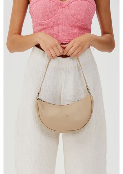 Vizon Shk26 Tek Bölmeli Deri El Ve Omuz Çantası U:12 E:26 G:6 Cm modelleri