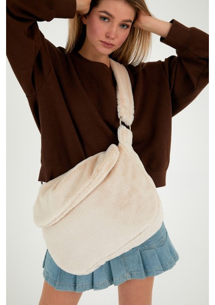 Krem Toscana / Krem Renk Peluş Kapaklı Postacı Çapraz Askılı Omuz Okul Çantası fiyatları