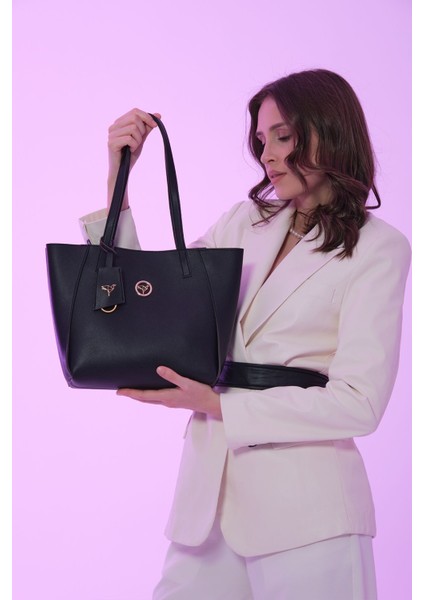 Sofia Mıknatıs Kapamalı Geniş Fermuar Bölmeli Orta Boy Kadın Siyah Omuz Kol Çantası