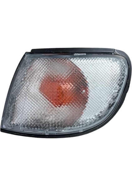 Sunny Nissan Sinyal Sol Lambası 1994-1995 B6130-50C00