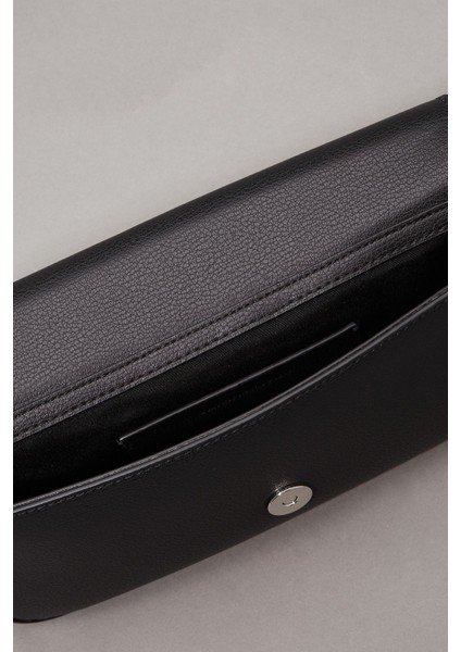 Mınımal Monogram Shoulder Pouch