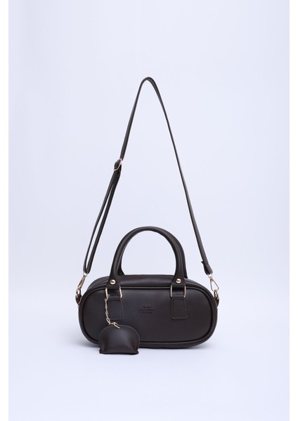 Kahve Rengi Shk207 Deri Charm Detaylı Fermuarlı Ayarlanabilir Askılı El, Kol Ve Omuz Çantası U