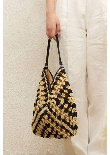 Desenli Hasır Kol Çantası Siyah fırsatları