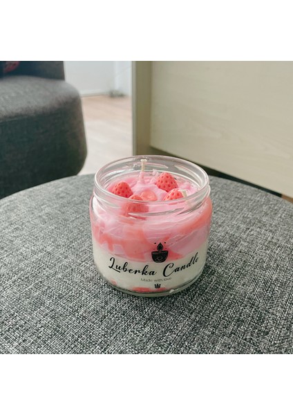 Çilekli Cupcake Tasarımlı Çilek Kokulu Tasarım Kavanoz Mum