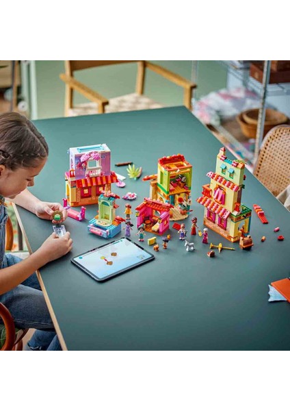 Disney Encanto Sihirli Madrigal Evi 43245