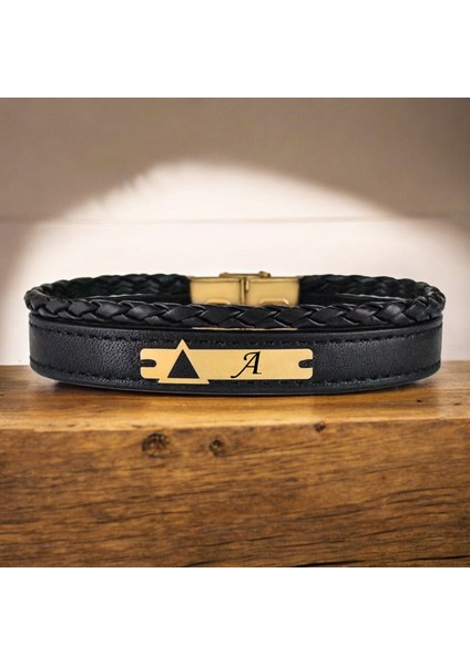 14 Ayar Plakalı Altın Üçgen Detaylı Dikdörtgen Motifli Özgün Derili Erkeklere Özel Harf Bilekliği-390Harf-Siyah
