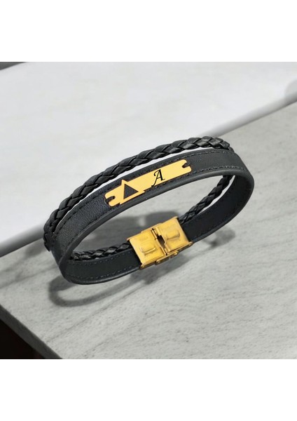 14 Ayar Plakalı Altın Üçgen Detaylı Dikdörtgen Motifli Özgün Derili Erkeklere Özel Harf Bilekliği-390Harf-Siyah fiyatları