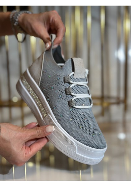 Napol Kristal Taşlı Gizli Topuk Triko Spor Ayakkabı Gri
