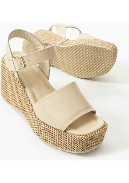Plaza Deri Dolgu Topuk Hasır Sandalet Krem indirimleri