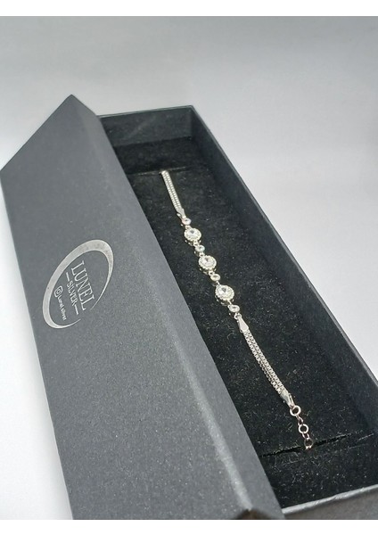 925 Ayar Gümüş Renkli Oval Taşlı Bileklik – Şık ve Zarif Tasarım, Günlük ve Özel Kullanım Için