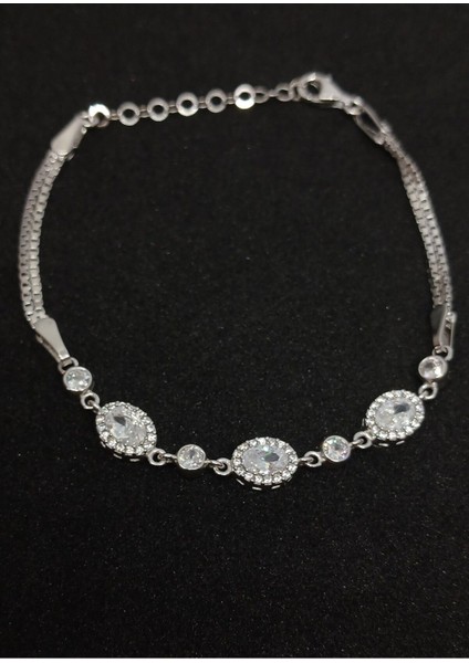 925 Ayar Gümüş Renkli Oval Taşlı Bileklik – Şık ve Zarif Tasarım, Günlük ve Özel Kullanım Için modelleri